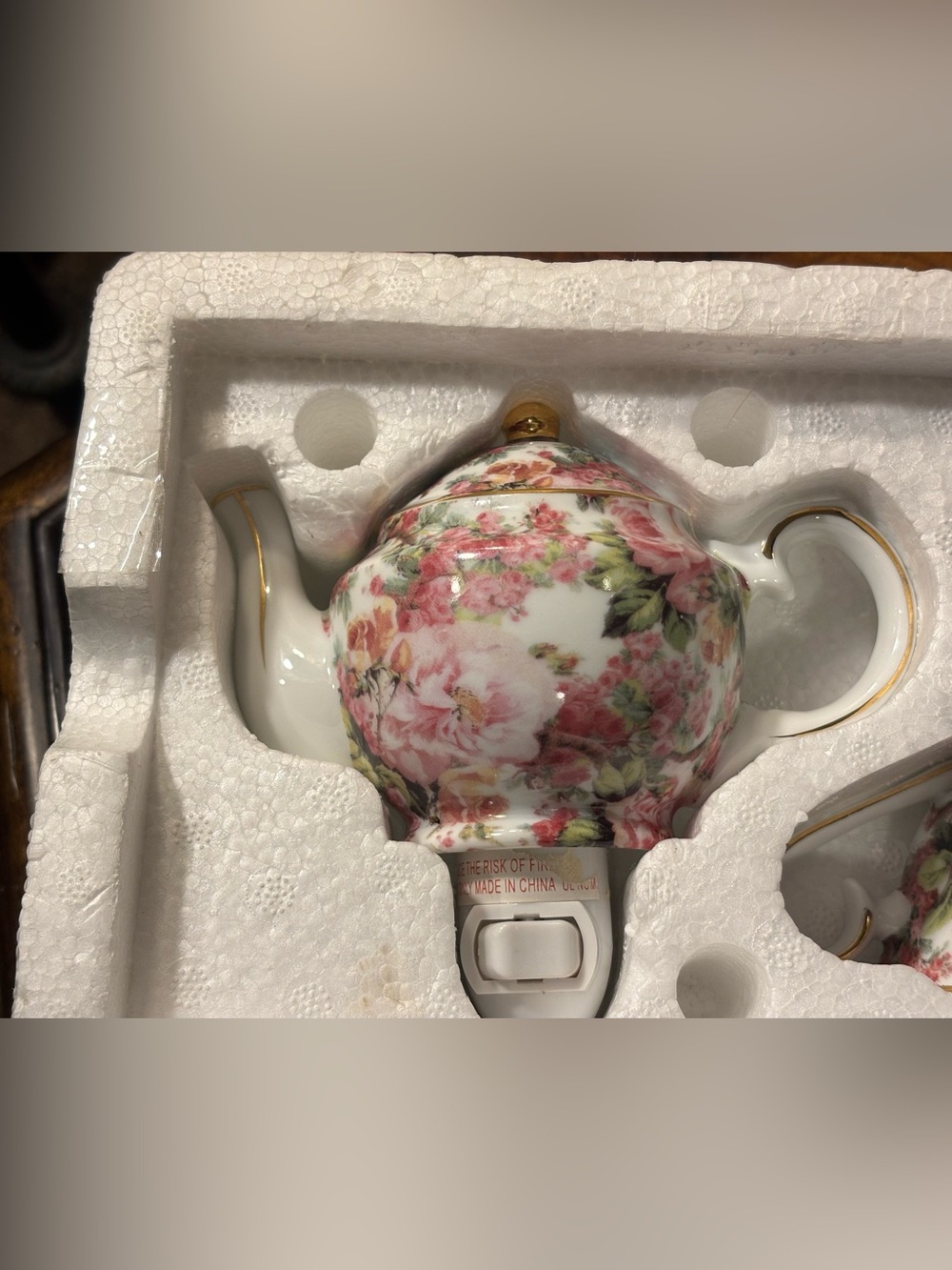 Floral Rose Teacup and Teapot Night Light Set - Picture 3 of 9